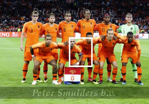 Amsterdam 6 mei 2018
Nederland-Peru 2-1 . Afscheidswedstrijd Wesley Sneijder . Zijn vrouw Yolanthe Sneijder Cabau en zoons Jessey en Xess Xava zijn natuurlijk aanwezig.