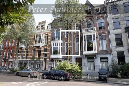 Amsterdam 1 augustus 2018
Nikkie Plessen en partner Ruben Bontekoe hebben het huis naast hun huidige huis gekocht.