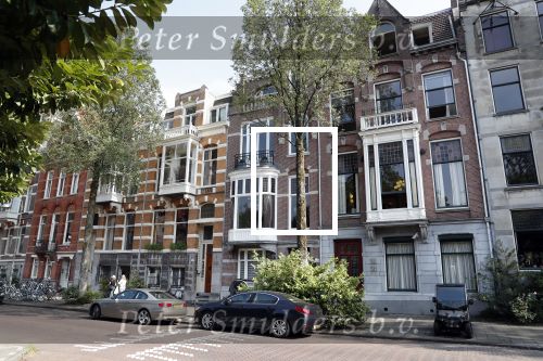 Amsterdam 1 augustus 2018
Nikkie Plessen en partner Ruben Bontekoe hebben het huis naast hun huidige huis gekocht.