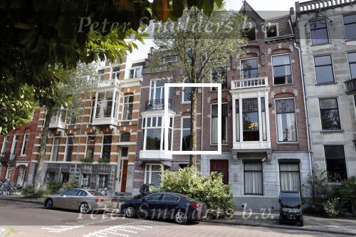 Amsterdam 1 augustus 2018
Nikkie Plessen en partner Ruben Bontekoe hebben het huis naast hun huidige huis gekocht.