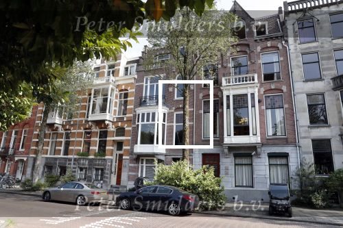 Amsterdam 1 augustus 2018
Nikkie Plessen en partner Ruben Bontekoe hebben het huis naast hun huidige huis gekocht.