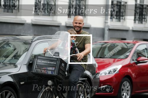 Amsterdam 4 september 2018
Oscar Aerts met zijn zoontje op de fiets.
