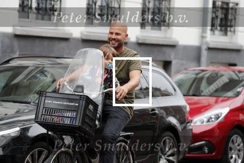 Amsterdam 4 september 2018
Oscar Aerts met zijn zoontje op de fiets.