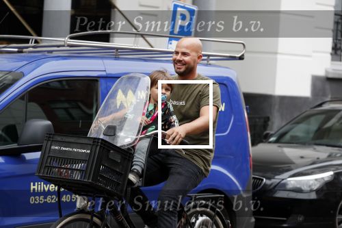 Amsterdam 4 september 2018
Oscar Aerts met zijn zoontje op de fiets.