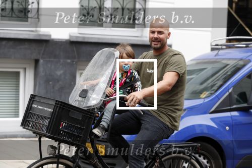 Amsterdam 4 september 2018
Oscar Aerts met zijn zoontje op de fiets.