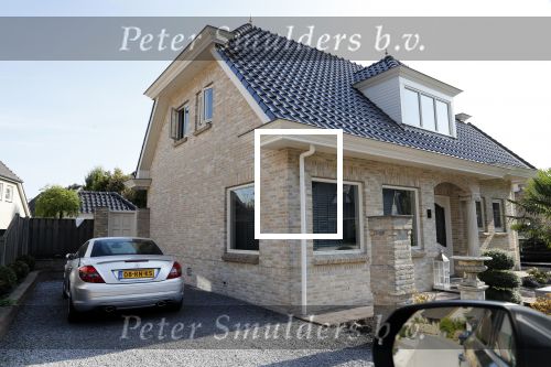 Wernhout 3 augustus 2018
Johan Vlemmix kijkt naar huizen op het park Patersven in Wernhout. Ook Patricia Paay en haar man Robert Hinfelaar hebben er een huis.
