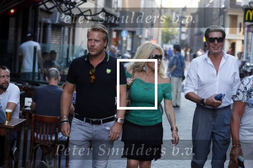 Amsterdam 3 augustus 2018
Patricia Paay en haar man Robert Hinfelaar met vrienden op het leidse plein in Amsterdam.
