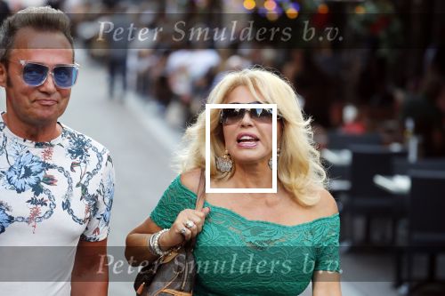 Amsterdam 3 augustus 2018
Patricia Paay en haar man Robert Hinfelaar met vrienden op het leidse plein in Amsterdam.