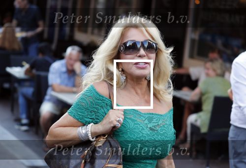 Amsterdam 3 augustus 2018
Patricia Paay en haar man Robert Hinfelaar met vrienden op het leidse plein in Amsterdam.