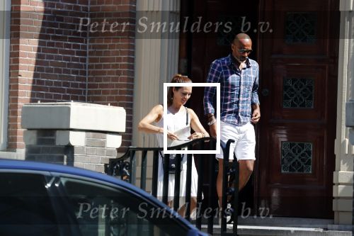 Amsterdam 3 augustus 2018
Quinty Trustfull en haar man Orlando gaan op de scooter naar de notaris.