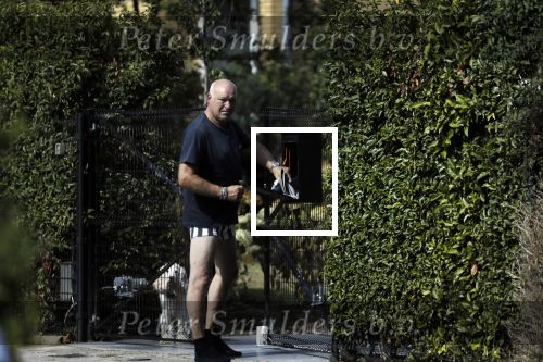 Dordrecht 1 augustus 2018
Rene v d Gijp bij zijn huis.