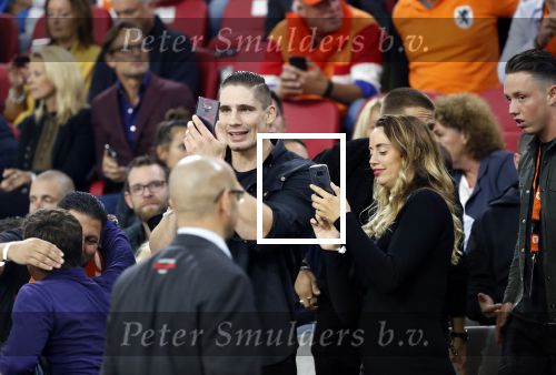 Amsterdam 6 mei 2018
Nederland-Peru 2-1 . Afscheidswedstrijd Wesley Sneijder . Zijn vrouw Yolanthe Sneijder Cabau en zoons Jessey en Xess Xava zijn natuurlijk aanwezig. Rico Verhoeven met zijn vrouw