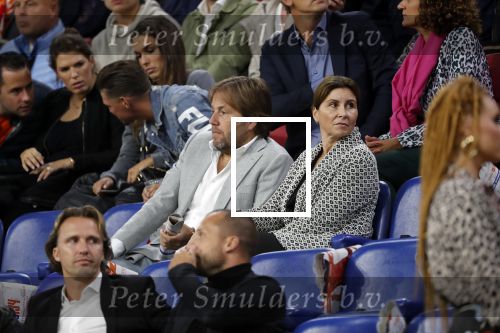 Amsterdam 6 mei 2018
Nederland-Peru 2-1 . Afscheidswedstrijd Wesley Sneijder . Zijn vrouw Yolanthe Sneijder Cabau en zoons Jessey en Xess Xava zijn natuurlijk aanwezig. Rob Witschge met vrouw