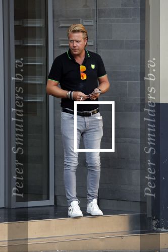 Amsterdam 3 augustus 2018
Patricia Paay en haar man Robert Hinfelaar met vriendin op het leidse plein in Amsterdam.