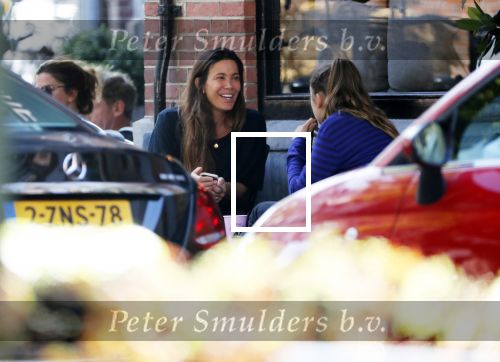 Amsterdam 2 september 2018
Robine v d Meer met dochter op terras.