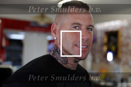 Eindhoven 28 augustus 2018
Rolf Tangel laat bij Dannyâ€™s tattooshop in Eindhoven zijn Barbie Samantha tatoos weghalen.