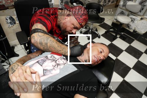 Eindhoven 28 augustus 2018
Rolf Tangel laat bij Dannyâ€™s tattooshop in Eindhoven zijn Barbie Samantha tatoos weghalen.