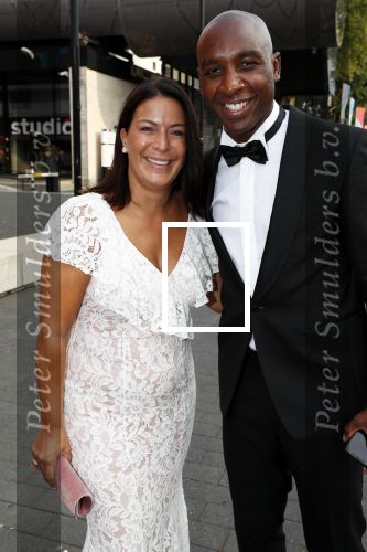 Hilversum 3 september 2018
Telegraaf voetballer van het jaar in studio 21. Romano Denneboom met vrouw