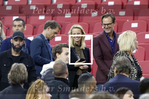 Amsterdam 6 mei 2018
Nederland-Peru 2-1 . Afscheidswedstrijd Wesley Sneijder . Zijn vrouw Yolanthe Sneijder Cabau en zoons Jessey en Xess Xava zijn natuurlijk aanwezig. Frank en Helen de Boer en broer Ronald
