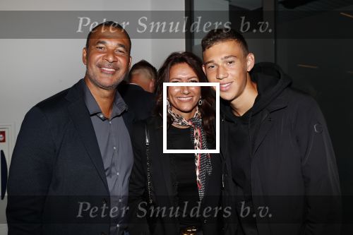 Amsterdam 6 mei 2018
Nederland-Peru 2-1 . Afscheidswedstrijd Wesley Sneijder . Zijn vrouw Yolanthe Sneijder Cabau en zoons Jessey en Xess Xava zijn natuurlijk aanwezig. Ruud Gullit met Maxim en zijn vriendin Karin der Rooij