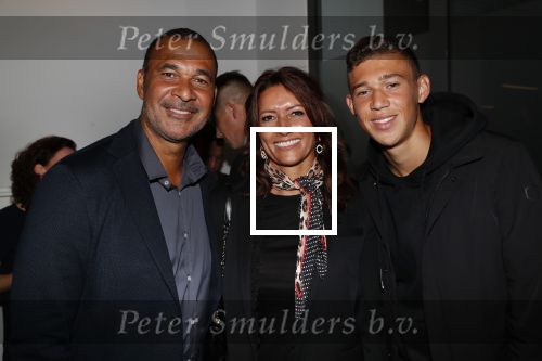 Amsterdam 6 mei 2018
Nederland-Peru 2-1 . Afscheidswedstrijd Wesley Sneijder . Zijn vrouw Yolanthe Sneijder Cabau en zoons Jessey en Xess Xava zijn natuurlijk aanwezig. Ruud Gullit met Maxim en zijn vriendin Karin der Rooij