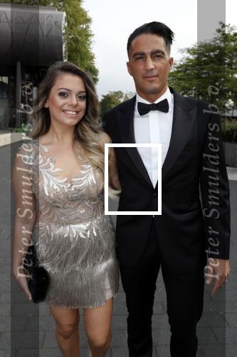 Hilversum 3 september 2018
Telegraaf voetballer van het jaar in studio 21. Serdar Gozubuyuk met vrouw