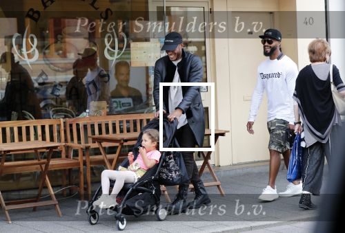 Amsterdam 9 september 2018
Sunnery James met zijn kinderen en een vriend op straat.