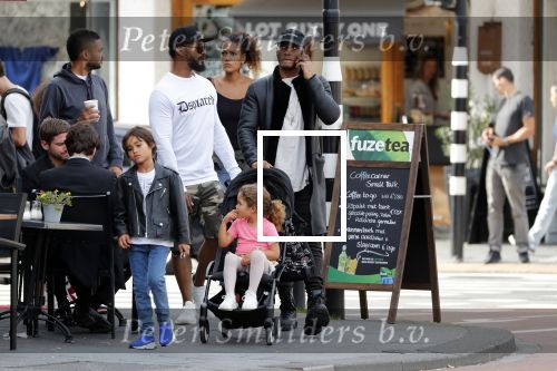Amsterdam 9 september 2018
Sunnery James met zijn kinderen en een vriend op straat.