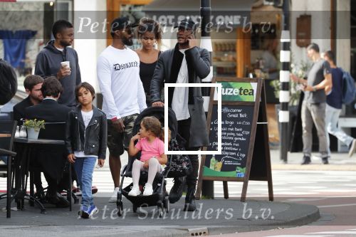 Amsterdam 9 september 2018
Sunnery James met zijn kinderen en een vriend op straat.