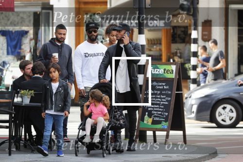 Amsterdam 9 september 2018
Sunnery James met zijn kinderen en een vriend op straat.