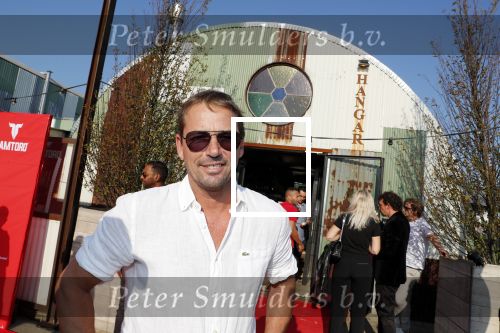 Amsterdam 2 september 2018
Presentatie ondergoedlijn  Iamtoro van Everon Jackson en zijn compagnons Mark v Eck en Roland Ykel. Tim Immers in zijn restaurant de Hangar