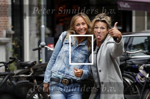 Amsterdam 29 augustus 2018
Wendy v Dijk met een goede vriendin en een fan