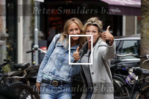 Amsterdam 29 augustus 2018
Wendy v Dijk met een goede vriendin en een fan