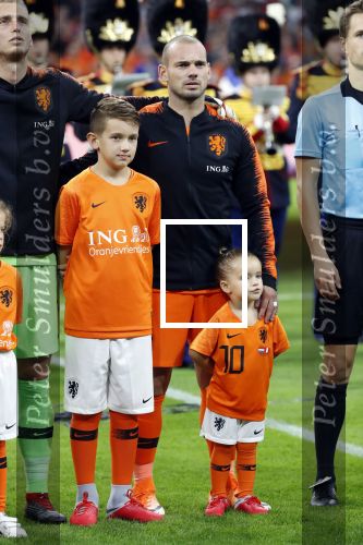 Amsterdam 6 mei 2018
Nederland-Peru 2-1 . Afscheidswedstrijd Wesley Sneijder . Zijn vrouw Yolanthe Sneijder Cabau en zoons Jessey en Xess Xava zijn natuurlijk aanwezig.