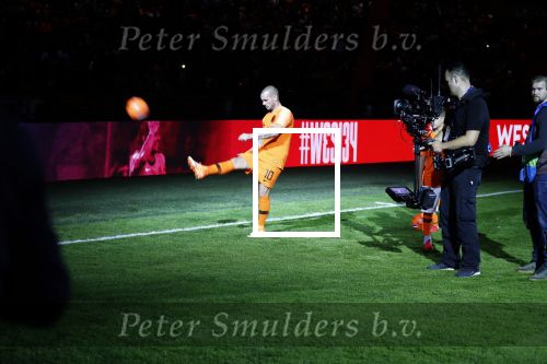 Amsterdam 6 mei 2018
Nederland-Peru 2-1 . Afscheidswedstrijd Wesley Sneijder . Zijn vrouw Yolanthe Sneijder Cabau en zoons Jessey en Xess Xava zijn natuurlijk aanwezig.