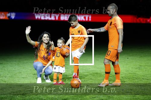 Amsterdam 6 mei 2018
Nederland-Peru 2-1 . Afscheidswedstrijd Wesley Sneijder . Zijn vrouw Yolanthe Sneijder Cabau en zoons Jessey en Xess Xava zijn natuurlijk aanwezig.