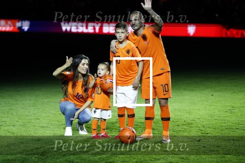 Amsterdam 6 mei 2018
Nederland-Peru 2-1 . Afscheidswedstrijd Wesley Sneijder . Zijn vrouw Yolanthe Sneijder Cabau en zoons Jessey en Xess Xava zijn natuurlijk aanwezig.