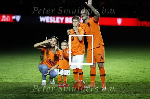 Amsterdam 6 mei 2018
Nederland-Peru 2-1 . Afscheidswedstrijd Wesley Sneijder . Zijn vrouw Yolanthe Sneijder Cabau en zoons Jessey en Xess Xava zijn natuurlijk aanwezig.