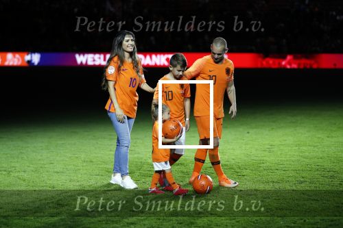 Amsterdam 6 mei 2018
Nederland-Peru 2-1 . Afscheidswedstrijd Wesley Sneijder . Zijn vrouw Yolanthe Sneijder Cabau en zoons Jessey en Xess Xava zijn natuurlijk aanwezig.