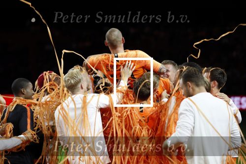Amsterdam 6 mei 2018
Nederland-Peru 2-1 . Afscheidswedstrijd Wesley Sneijder . Zijn vrouw Yolanthe Sneijder Cabau en zoons Jessey en Xess Xava zijn natuurlijk aanwezig.
