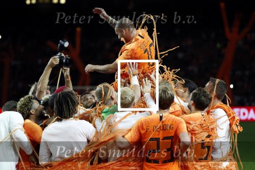 Amsterdam 6 mei 2018
Nederland-Peru 2-1 . Afscheidswedstrijd Wesley Sneijder . Zijn vrouw Yolanthe Sneijder Cabau en zoons Jessey en Xess Xava zijn natuurlijk aanwezig.