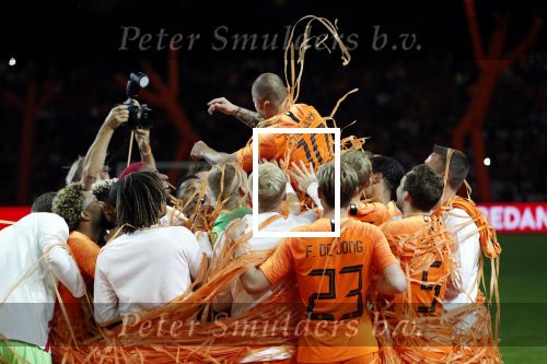 Amsterdam 6 mei 2018
Nederland-Peru 2-1 . Afscheidswedstrijd Wesley Sneijder . Zijn vrouw Yolanthe Sneijder Cabau en zoons Jessey en Xess Xava zijn natuurlijk aanwezig.