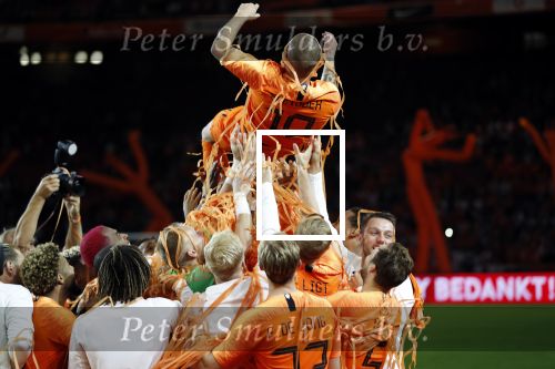 Amsterdam 6 mei 2018
Nederland-Peru 2-1 . Afscheidswedstrijd Wesley Sneijder . Zijn vrouw Yolanthe Sneijder Cabau en zoons Jessey en Xess Xava zijn natuurlijk aanwezig.