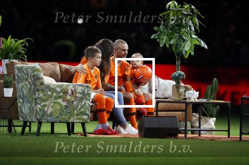 Amsterdam 6 mei 2018
Nederland-Peru 2-1 . Afscheidswedstrijd Wesley Sneijder . Zijn vrouw Yolanthe Sneijder Cabau en zoons Jessey en Xess Xava zijn natuurlijk aanwezig.