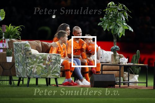 Amsterdam 6 mei 2018
Nederland-Peru 2-1 . Afscheidswedstrijd Wesley Sneijder . Zijn vrouw Yolanthe Sneijder Cabau en zoons Jessey en Xess Xava zijn natuurlijk aanwezig.