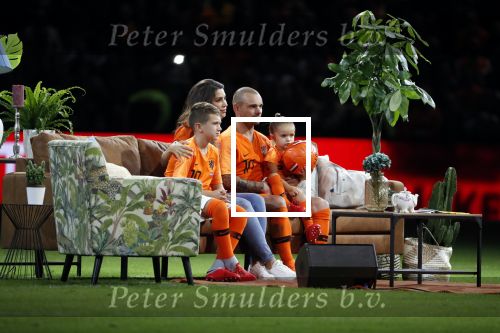 Amsterdam 6 mei 2018
Nederland-Peru 2-1 . Afscheidswedstrijd Wesley Sneijder . Zijn vrouw Yolanthe Sneijder Cabau en zoons Jessey en Xess Xava zijn natuurlijk aanwezig.