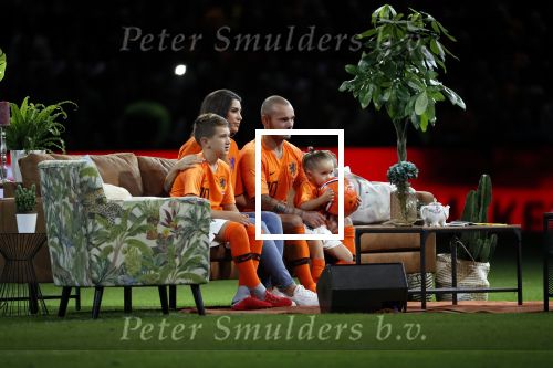 Amsterdam 6 mei 2018
Nederland-Peru 2-1 . Afscheidswedstrijd Wesley Sneijder . Zijn vrouw Yolanthe Sneijder Cabau en zoons Jessey en Xess Xava zijn natuurlijk aanwezig.
