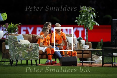 Amsterdam 6 mei 2018
Nederland-Peru 2-1 . Afscheidswedstrijd Wesley Sneijder . Zijn vrouw Yolanthe Sneijder Cabau en zoons Jessey en Xess Xava zijn natuurlijk aanwezig.
