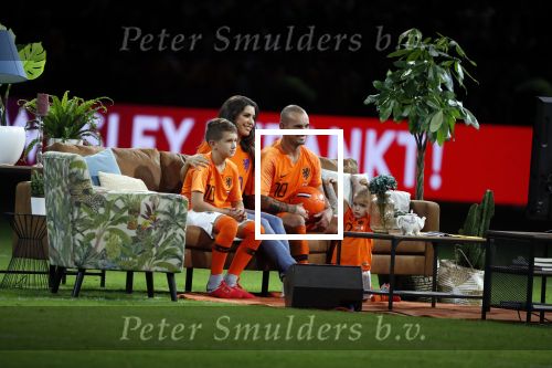 Amsterdam 6 mei 2018
Nederland-Peru 2-1 . Afscheidswedstrijd Wesley Sneijder . Zijn vrouw Yolanthe Sneijder Cabau en zoons Jessey en Xess Xava zijn natuurlijk aanwezig.