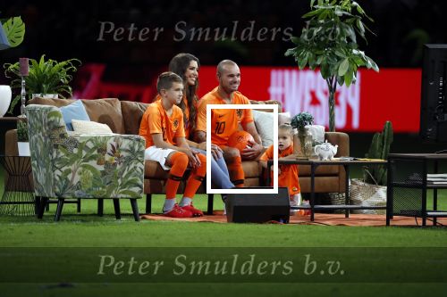 Amsterdam 6 mei 2018
Nederland-Peru 2-1 . Afscheidswedstrijd Wesley Sneijder . Zijn vrouw Yolanthe Sneijder Cabau en zoons Jessey en Xess Xava zijn natuurlijk aanwezig.